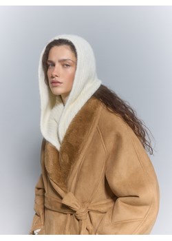 Reserved - Dzianinowy kaptur z wiązaniem - kremowy ze sklepu Reserved w kategorii Czapki zimowe damskie - zdjęcie 188221106