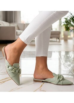 Miętowe damskie klapki z łańcuszkiem /E1-3 11781 T390 ze sklepu Pantofelek24.pl w kategorii Klapki damskie - zdjęcie 188245945