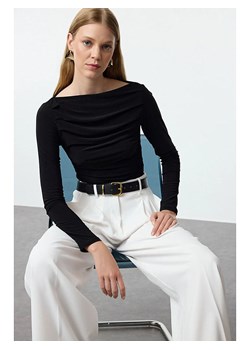 trendyol Koszulka w kolorze czarnym ze sklepu Limango Polska w kategorii Bluzki damskie - zdjęcie 188246338
