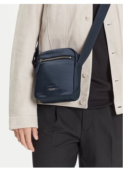 Saszetka Calvin Klein Sleek Nylon Reporter LV04D3176G Granatowy ze sklepu eobuwie.pl w kategorii Saszetki - zdjęcie 188248797