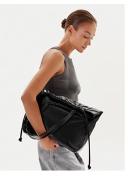 Torebka Calvin Klein Drawstring Tote LV04K3159G Czarny ze sklepu eobuwie.pl w kategorii Torebki worki - zdjęcie 188248959