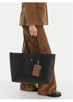 Torebka Tommy Hilfiger Th Icon Tote AW0AW18173 Czarny ze sklepu eobuwie.pl w kategorii Torby Shopper bag - zdjęcie 188249207