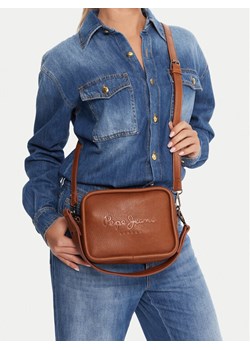 Torebka Pepe Jeans Bassy Code PL0300004 Brązowy ze sklepu eobuwie.pl w kategorii Listonoszki - zdjęcie 188249509