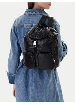 Plecak Calvin Klein Pocket Nylon Flap Backpack LV04F3406G Czarny ze sklepu eobuwie.pl w kategorii Plecaki - zdjęcie 188249848