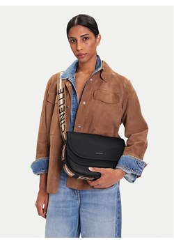 Torebka Coccinelle SQ0 Coccinelle Raquel E1 SQ0 15 02 01 Czarny ze sklepu eobuwie.pl w kategorii Listonoszki - zdjęcie 188249889