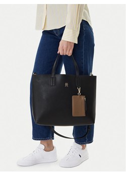 Torebka Tommy Hilfiger Th Icon Satchel AW0AW18122 Czarny ze sklepu eobuwie.pl w kategorii Torby Shopper bag - zdjęcie 188250275