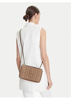 Torebka Tommy Hilfiger AW0AW17454 Beżowy ze sklepu eobuwie.pl w kategorii Listonoszki - zdjęcie 188250388