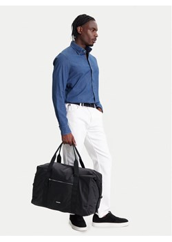 Torba weekendowa Calvin Klein Sleek Nylon Weekender Bag LV04D3043G Czarny ze sklepu eobuwie.pl w kategorii Torby sportowe - zdjęcie 188250628