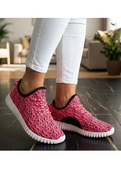 Fuksjowe wsuwane buty sportowe /C4-1 12306 T192/ ze sklepu Pantofelek24.pl w kategorii Buty sportowe damskie - zdjęcie 188254758