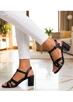 Czarne sandały na grubym obcasie /G10-3 16079 G137/ ze sklepu Pantofelek24.pl w kategorii Sandały damskie - zdjęcie 188254819