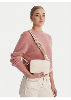 Torebka Coccinelle MN5 Tebe E5 MN5 55 I1 01 Écru ze sklepu eobuwie.pl w kategorii Listonoszki - zdjęcie 188255237