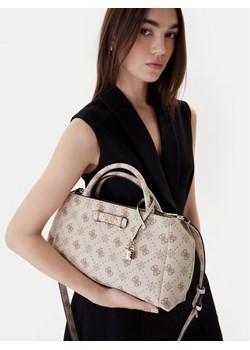 Guess Torebka Carrie Logo HWGP98 98060 Écru ze sklepu MODIVO w kategorii Kuferki - zdjęcie 188256179