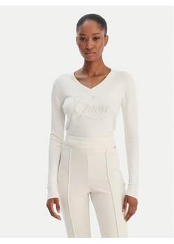 Guess Sweter W6RR50 Z2NQ2 Écru Regular Fit ze sklepu MODIVO w kategorii Swetry damskie - zdjęcie 188256489