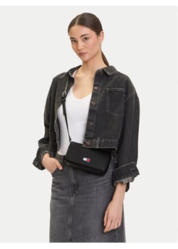 Tommy Jeans Torebka Tjw Must Flap Crossover AW0AW17553 Czarny ze sklepu MODIVO w kategorii Listonoszki - zdjęcie 188256548