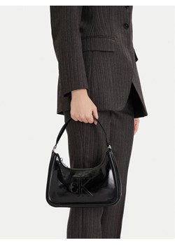 Calvin Klein Torebka Bold Ck Metallic Shoulder Bag LV04F3332G Czarny ze sklepu MODIVO w kategorii Torebki damskie - zdjęcie 188256839