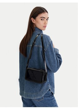 Calvin Klein Torebka Bold Ck Metallic Camera Bag LV04F3331G Czarny ze sklepu MODIVO w kategorii Listonoszki - zdjęcie 188257268