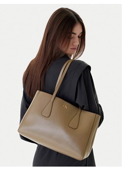 Calvin Klein Torebka Ck Medium Work Tote LV04F3442G Beżowy ze sklepu MODIVO w kategorii Torebki damskie - zdjęcie 188257389