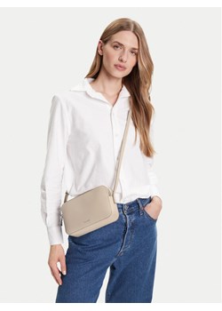Calvin Klein Torebka Foil Logo Elongated Camera Bag LV04F3276G Beżowy ze sklepu MODIVO w kategorii Listonoszki - zdjęcie 188257396