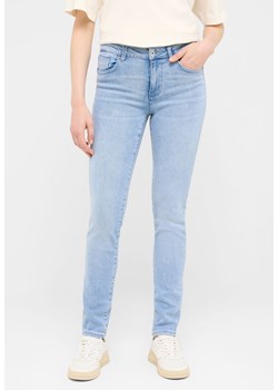 Damskie Spodnie jeansowe Mustang Style Shelby Slim Denim Blue 1016542 5000 211 ze sklepu YouNeedit.pl w kategorii Jeansy damskie - zdjęcie 188262688