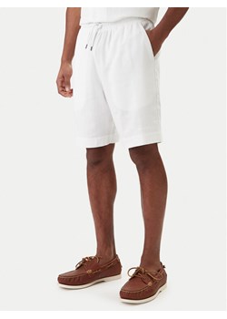 Emporio Armani Szorty materiałowe EM000681 AF20590 U0002 Biały Regular Fit ze sklepu MODIVO w kategorii Spodenki męskie - zdjęcie 188263417