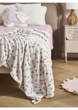 Sinsay - Koc dziecięcy z motywem kwiatowym - biały ze sklepu Sinsay w kategorii Kocyki dziecięce - zdjęcie 188267386