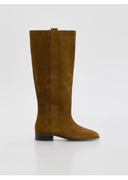 Reserved - Zamszowe kozaki - brązowy ze sklepu Reserved w kategorii Kozaki damskie - zdjęcie 188279849