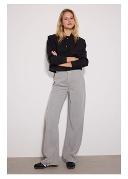 trendyol Spodnie w kolorze szarym ze sklepu Limango Polska w kategorii Spodnie damskie - zdjęcie 188281085