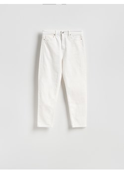 Reserved - Jeansy mom fit slim - złamana biel ze sklepu Reserved w kategorii Jeansy damskie - zdjęcie 188281879