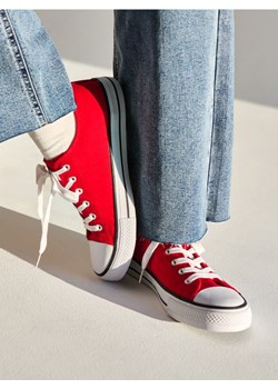 Sinsay - Trampki niskie sznurowane - czerwony ze sklepu Sinsay w kategorii Trampki damskie - zdjęcie 188283185