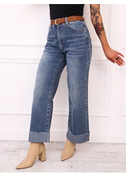 SPODNIE JENASOWE Z PODWINIĘTYMI NOGAWKAMI + PASEK- GRANATOWE ze sklepu olika.com.pl w kategorii Jeansy damskie - zdjęcie 188285486