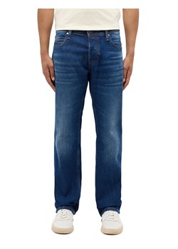 Męskie Spodnie jeansowe Mustang Style Michigan Straight Denim Blue 1015882 5000 983 ze sklepu YouNeedit.pl w kategorii Jeansy męskie - zdjęcie 188285688