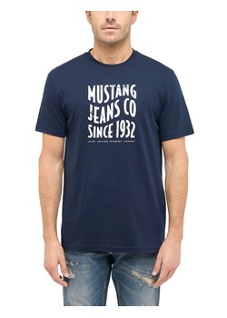 Męski T-Shirt Mustang Style Austin Dark Sapphire 1016272 4136 ze sklepu YouNeedit.pl w kategorii T-shirty męskie - zdjęcie 188285979