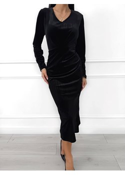 Czarna Welurowa Sukienka z Marszczeniem ze sklepu ModnaKiecka.pl w kategorii Sukienki - zdjęcie 188301976