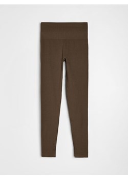Sinsay - Prążkowane legginsy basic - brązowy ze sklepu Sinsay w kategorii Spodnie damskie - zdjęcie 188304869