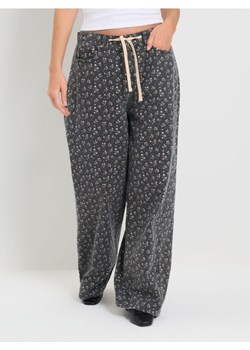 Sinsay - Jeansy baggy ze wzorem - szary ze sklepu Sinsay w kategorii Spodnie dziewczęce - zdjęcie 188304898