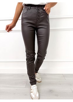 Czekoladowe Woskowane Spodnie z Guzikami ze sklepu ModnaKiecka.pl w kategorii Spodnie damskie - zdjęcie 188311869