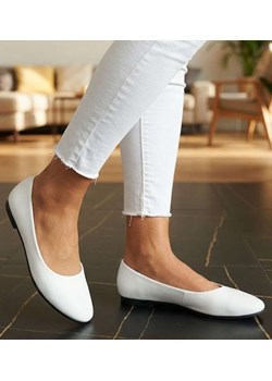 Klasyczne białe balerinki damskie ze szpicem /E2-1 14612 T142/ ze sklepu Pantofelek24.pl w kategorii Balerinki - zdjęcie 188312695