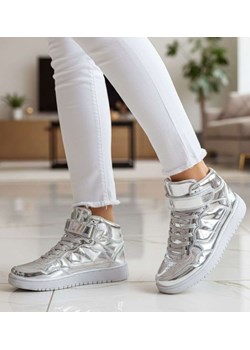 Wiązane srebrne sneakersy z wysoką cholewką /D1-3 14719 T282/ ze sklepu Pantofelek24.pl w kategorii Buty sportowe damskie - zdjęcie 188312699