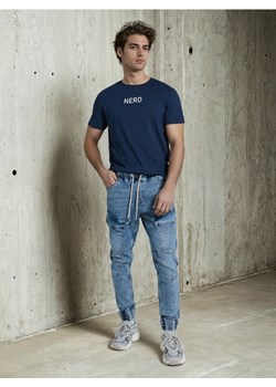 Sinsay - Spodnie jogger slim fit - granatowy ze sklepu Sinsay w kategorii Jeansy męskie - zdjęcie 188313825