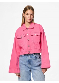 Pieces Kurtka dżinsowa "Vala" w kolorze różowym ze sklepu Limango Polska w kategorii Kurtki damskie - zdjęcie 188321999