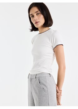Mohito - Prążkowana bluzka - kremowy ze sklepu Mohito w kategorii Bluzki damskie - zdjęcie 188326607