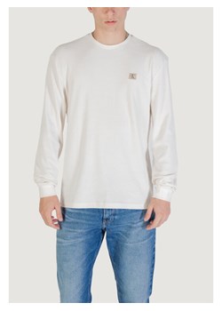 Calvin Klein Jeans T-Shirt LS WAFFLE BADGE CREW Biały Casual Fit ze sklepu MODIVO w kategorii T-shirty męskie - zdjęcie 188329608