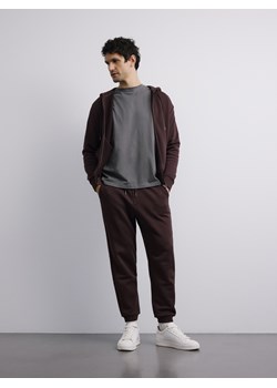 Reserved - Spodnie dresowe regular fit - ciemnobrązowy ze sklepu Reserved w kategorii Spodnie męskie - zdjęcie 188330978