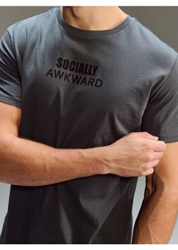 Sinsay - Bawełniana koszulka z napisem - szary ze sklepu Sinsay w kategorii T-shirty męskie - zdjęcie 188332316
