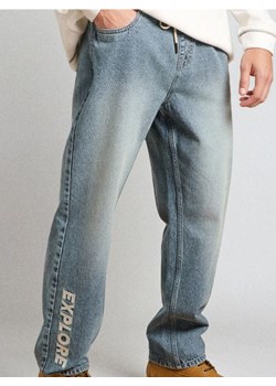 Sinsay - Jeansy loose z efektem sprania - zielony ze sklepu Sinsay w kategorii Jeansy męskie - zdjęcie 188332357