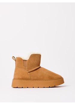 Mohito - Skórzane brązowe śniegowce - brązowy ze sklepu Mohito w kategorii Śniegowce damskie - zdjęcie 188347008