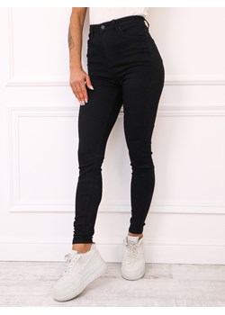 SPODNIE JEANSOWE SKINNY Z WYSOKIM STANEM- CZARNE ze sklepu olika.com.pl w kategorii Jeansy damskie - zdjęcie 188356778