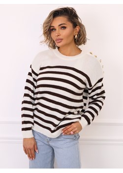 SWETER W PASKI Z OZDOBNYMI GUZIKAMI NA RAMIENIU- BIAŁY ze sklepu olika.com.pl w kategorii Swetry damskie - zdjęcie 188356819