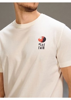 Sinsay - Bawełniana koszulka z nadrukiem - kremowy ze sklepu Sinsay w kategorii T-shirty męskie - zdjęcie 188361928