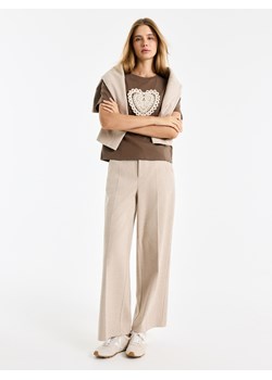 Mohito - T-shirt z haftem - brązowy ze sklepu Mohito w kategorii Bluzki damskie - zdjęcie 188373236